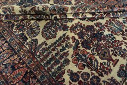 Close-up detail of 1930s Sarough rug from Iran / Persia showing Wool weave