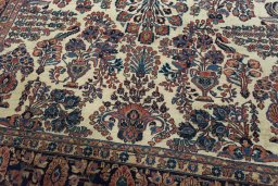 Close-up detail of 1930s Sarough rug from Iran / Persia showing Wool weave