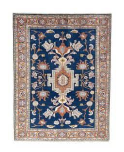 Full view of New Sarough rug from Iran / Persia, 274 × 210 cm in Blue tones