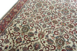 Backside of handmade 1970s Sarough rug showing knot structure and weave density