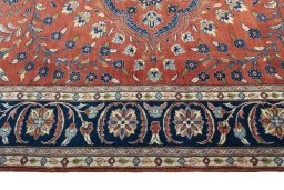 Corner detail of New Sarough rug showing border pattern and Wool pile