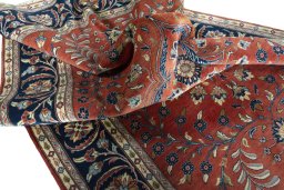 Surface texture of New Sarough rug with natural Wool and intricate pattern