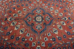 Central medallion detail of New Sarough rug from Iran / Persia