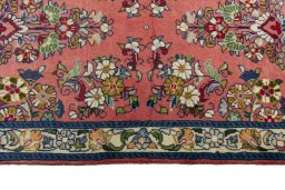 Close-up detail of New Sarough rug from Iran / Persia showing Wool weave