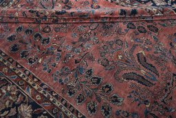 Close-up detail of 1930s Sarough rug from Iran / Persia showing Cork weave