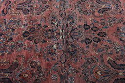 Central medallion detail of 1930s Sarough rug from Iran / Persia