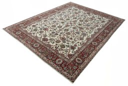 Corner detail of 2000s Sarough rug showing border pattern and Wool pile