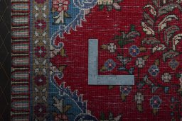 Close-up detail of 2000s Sarough rug from Iran / Persia showing Wool weave