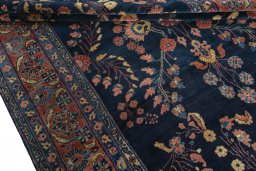 Close-up detail of 1930s Sarough rug from Iran / Persia showing Cork weave