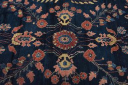 Central medallion detail of 1930s Sarough rug from Iran / Persia