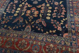 Close-up detail of 1930s Sarough rug from Iran / Persia showing Cork weave