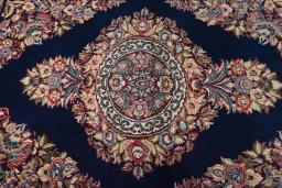 Central medallion detail of 2000s Sarough rug from Iran / Persia