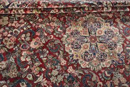Close-up detail of 1950s Sarough rug from Iran / Persia showing Wool weave