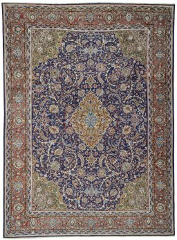 Full view of 1970s Sarough rug from Iran / Persia, 431 × 317 cm in Beige tones