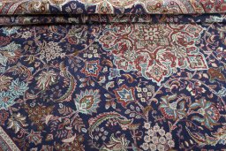 Close-up detail of 1970s Sarough rug from Iran / Persia showing Wool weave