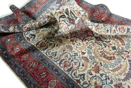 Surface texture of New Sarough rug with natural Cork and intricate pattern