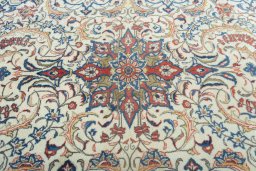 Central medallion detail of New Sarough rug from Iran / Persia