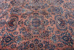 Central medallion detail of 1930s Sarough rug from Iran / Persia