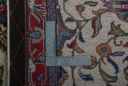 Surface texture of New Sarough rug with natural Wool and intricate pattern