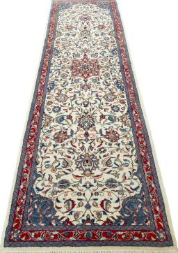 Surface texture of New Sarough rug with natural Wool and intricate pattern