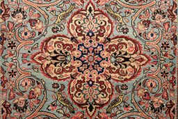 Corner detail of 1990s Sarough rug showing border pattern and Wool pile