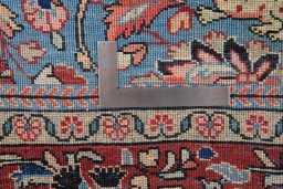 Surface texture of 1990s Sarough rug with natural Wool and intricate pattern