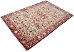 Corner detail of 1990s Sarough rug showing border pattern and Wool pile