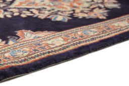 Central medallion detail of 1990s Sarough rug from Iran / Persia