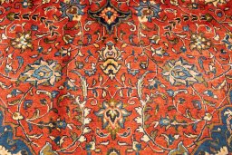 Close-up detail of New Sarough rug from Iran / Persia showing Wool weave