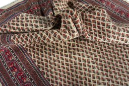 Corner detail of 2000s Sarough Mir rug showing border pattern and Wool pile