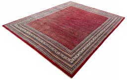 Corner detail of 2000s Sarough Mir rug showing border pattern and Wool pile