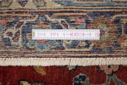Close-up detail of 1920s Tabriz rug from Iran / Persia showing Wool weave