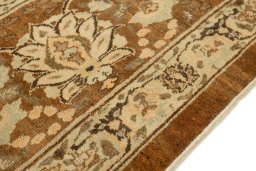 Full view of 1900s Tabriz rug from Iran / Persia, 540 × 380 cm in Brown tones