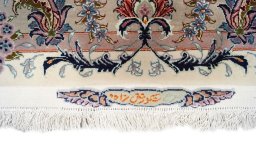 Surface texture of 1990s Tabriz rug with natural Wool and intricate pattern