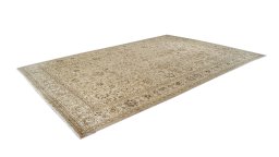 Corner detail of 1960s Tabriz rug showing border pattern and Wool pile