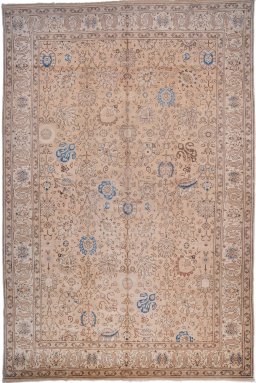 Full view of 1920s Tabriz rug from Iran / Persia, 508 × 343 cm in Terracotta tones