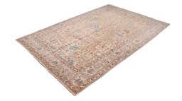 Corner detail of 1920s Tabriz rug showing border pattern and Wool pile
