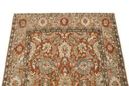 Surface texture of 1940s Tabriz rug with natural Wool and intricate pattern