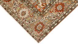 Backside of handmade 1940s Tabriz rug showing knot structure and weave density