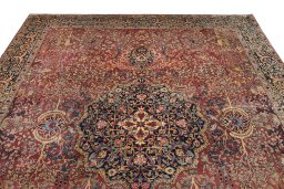 Surface texture of 1930s Tabriz rug with natural Wool and intricate pattern