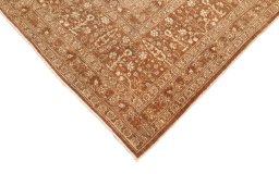 Central medallion detail of 1900s Tabriz rug from Iran / Persia