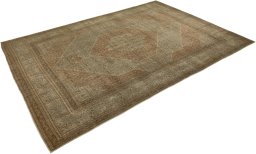 Corner detail of 1900s Tabriz rug showing border pattern and Wool pile
