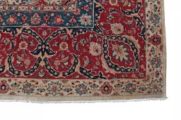 Surface texture of 1930s Tabriz rug with natural Wool and intricate pattern