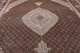 Central medallion detail of 2000s Tabriz rug from Iran / Persia