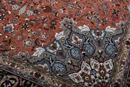 Close-up detail of New Tabriz rug from Iran / Persia showing Cork weave