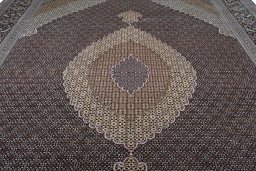 Close-up detail of New Tabriz rug from Iran / Persia showing Cork weave
