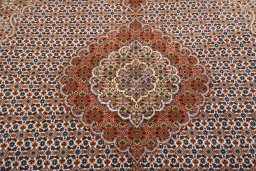 Central medallion detail of New Tabriz rug from Iran / Persia