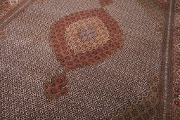 Close-up detail of New Tabriz rug from Iran / Persia showing Cork weave