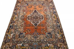 Close-up detail of 1930s Tabriz rug from Iran / Persia showing Wool weave
