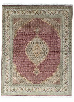Full view of New Tabriz rug from Iran / Persia, 195 × 150 cm in Red tones